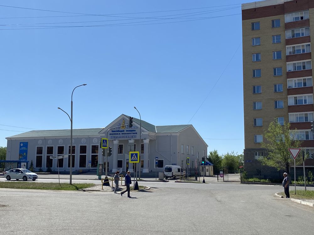 Склад, Складской комплекс с прилегающей территорией и офисом в городе.