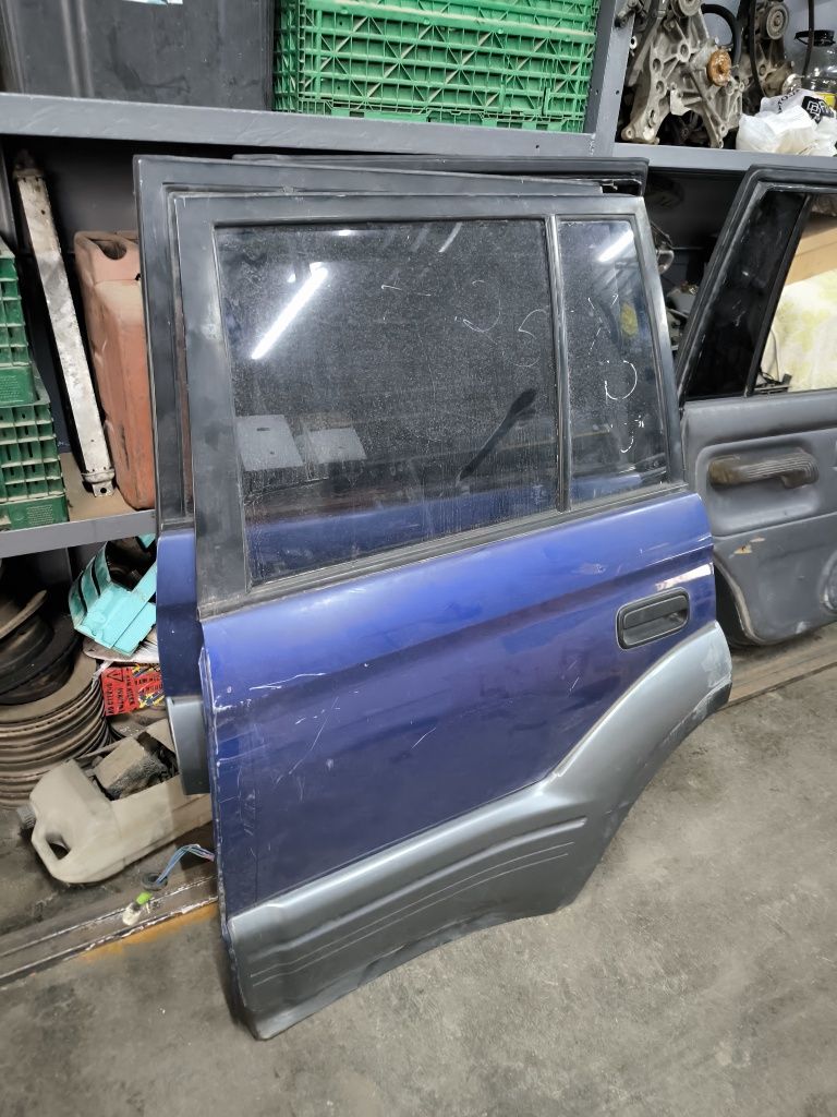 Колонки на Toyota Prado 95 в Алматы