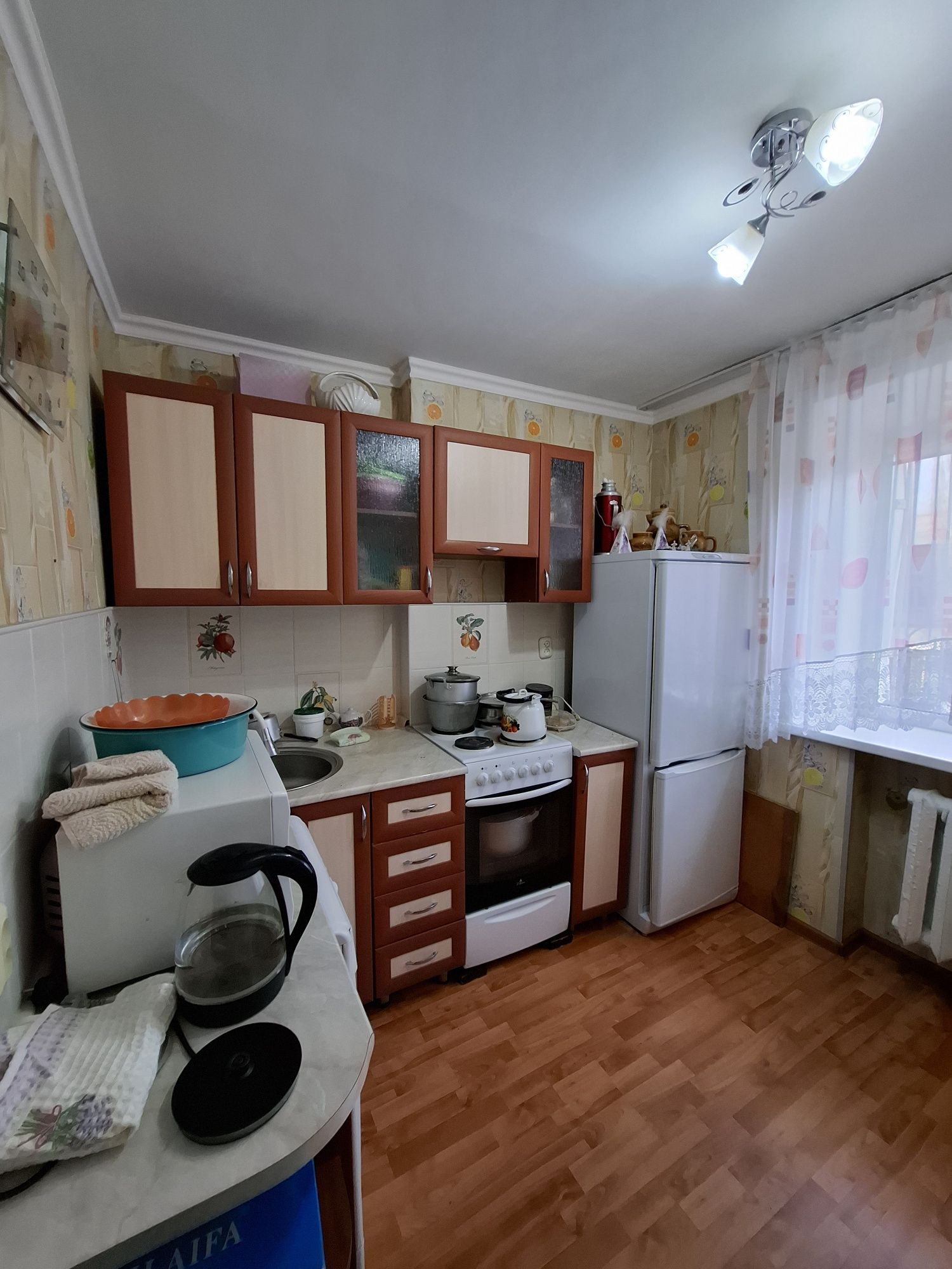 Продам 1 комн.квартиру полнстью меблирована.  Удобная локация..