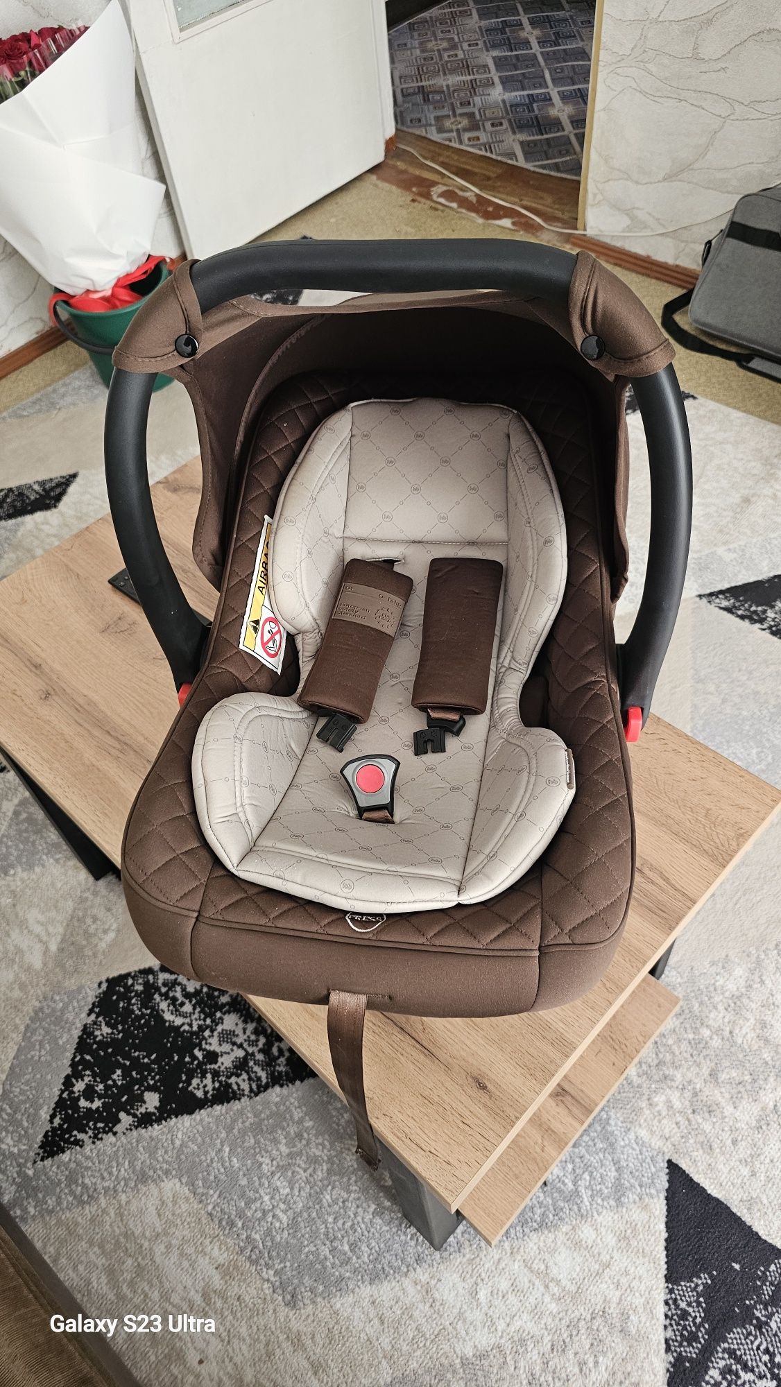 Автолюлька Happy baby Skyler V2 0+ (до 13 кг) коричневый