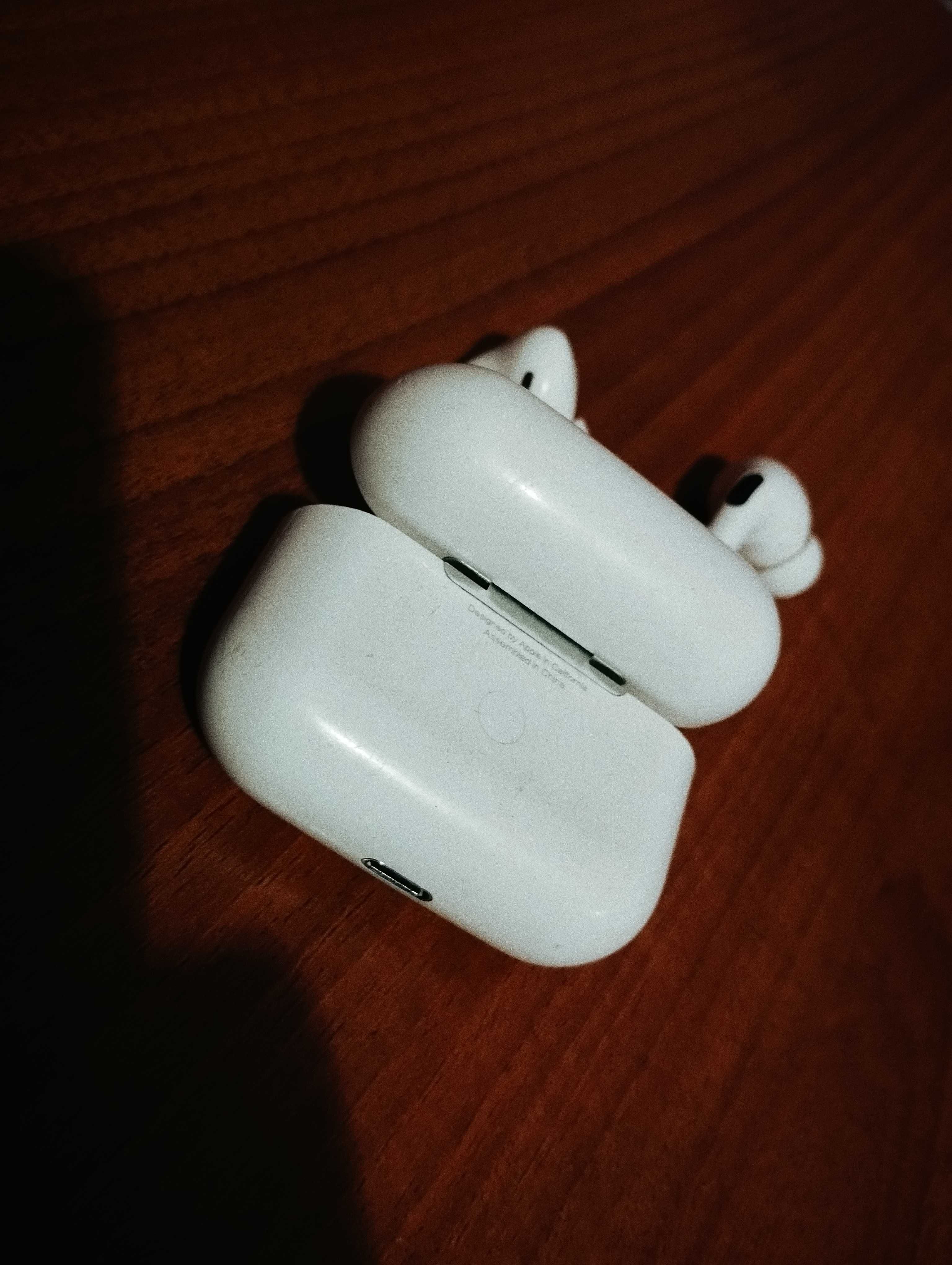 AirPods Pro пользуюсь 3 месяца