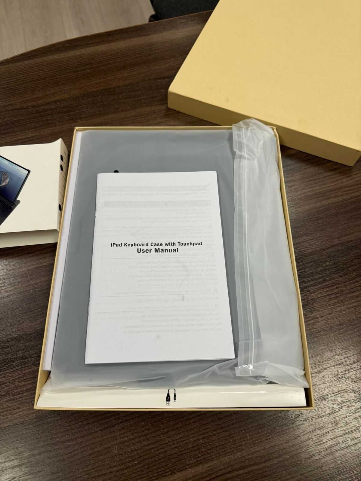 Чехол-клавиатура Kolude для IPad Pro 13 дюйм 2024 года