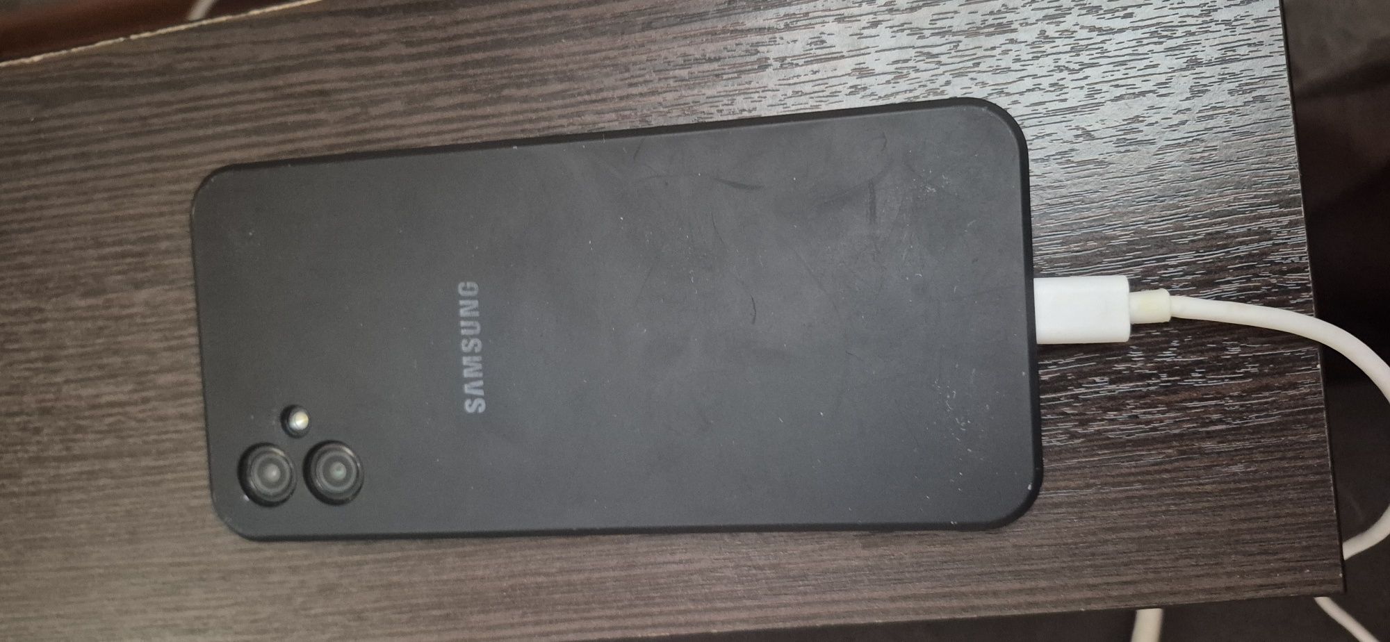 Продам Самсунг А04е