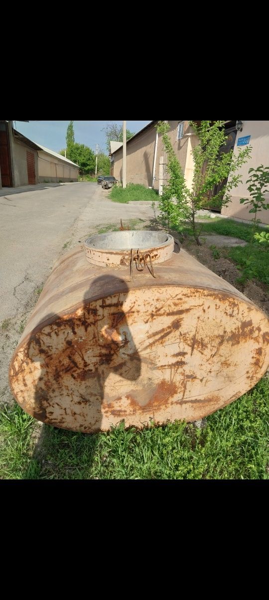 Продается бочка алюминий под воду или молоко.