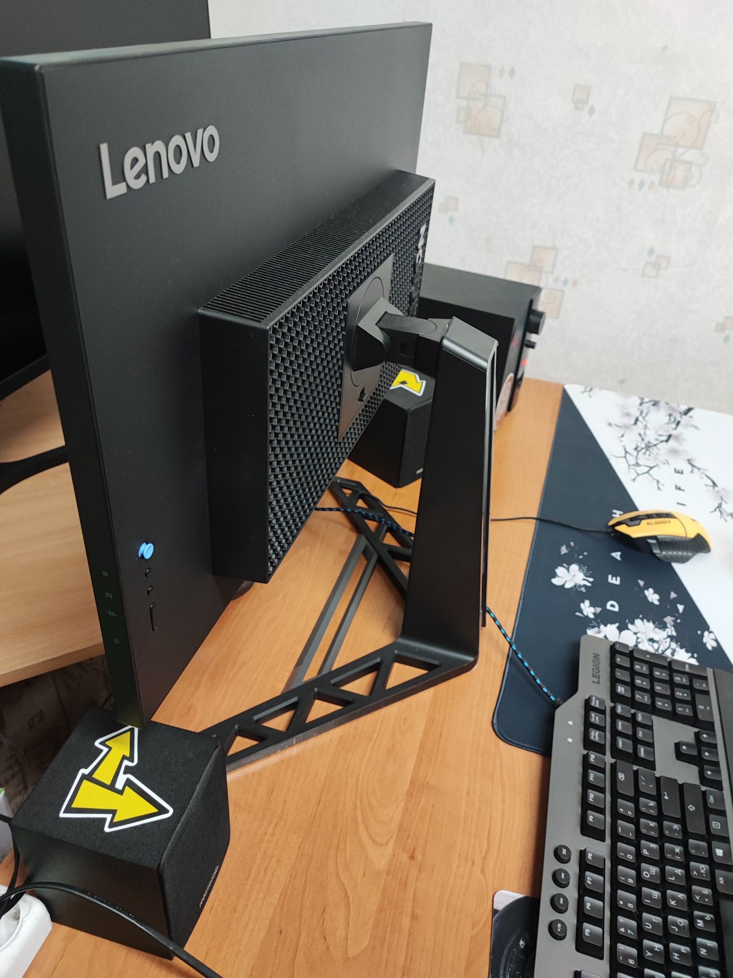Монитор Lenovo Legion Y27q-30