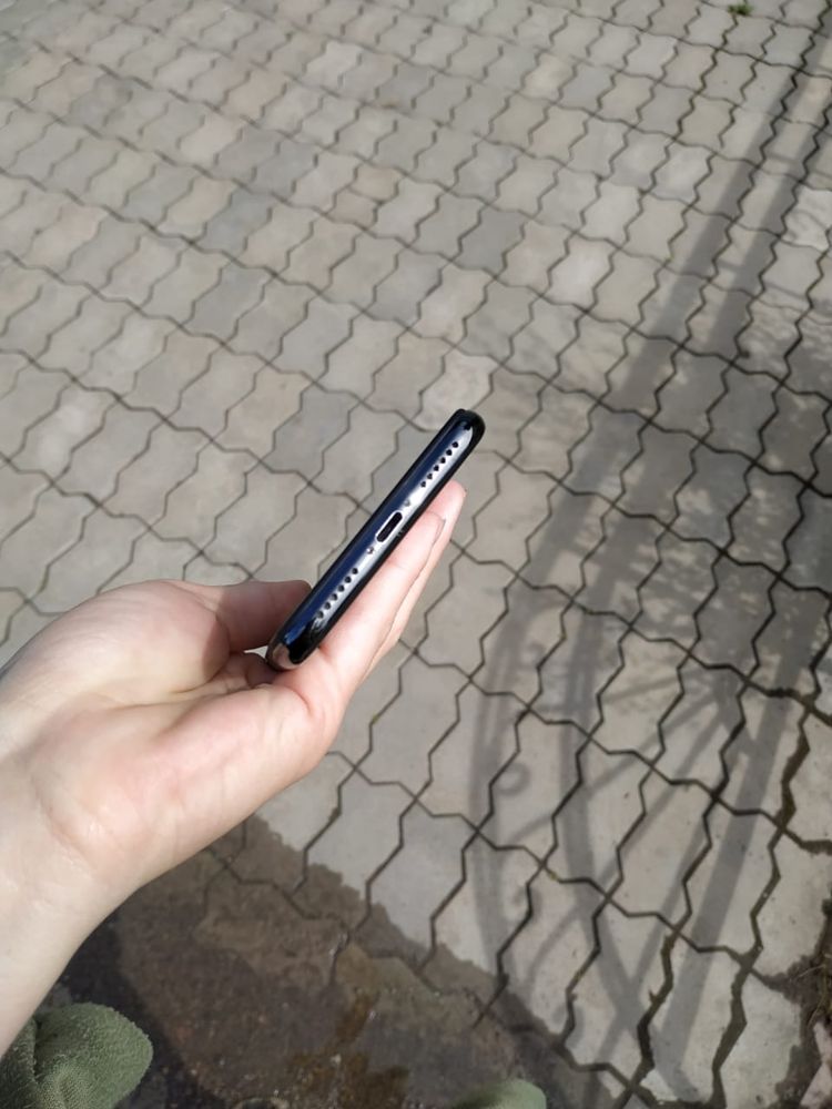 Iphone X в хорошем состояние