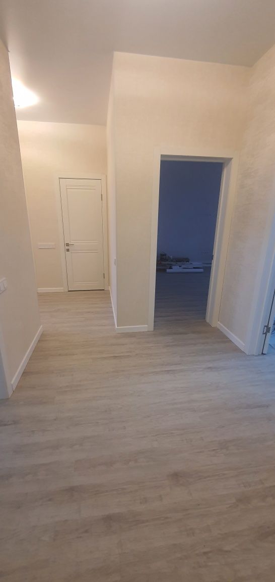 Продам 3 комн.квартиру в районе маг.Азия , Новострой