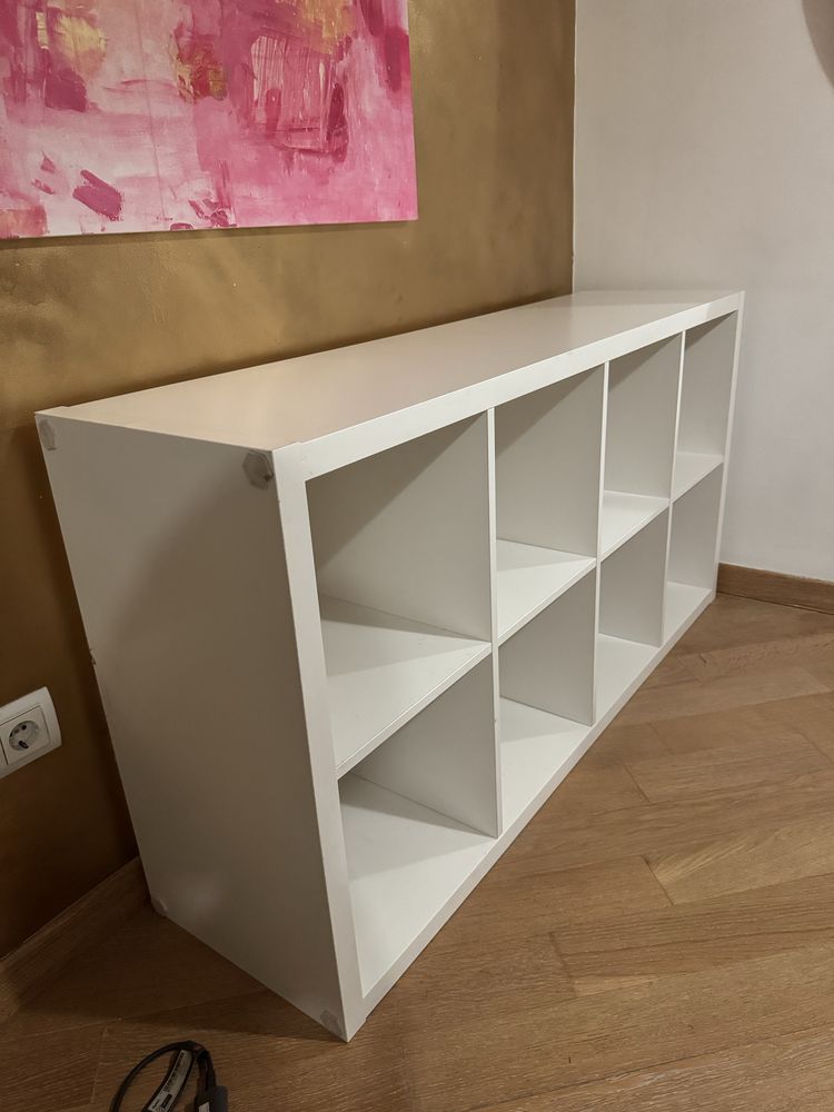 Белый шкаф ikea на 8 отделений