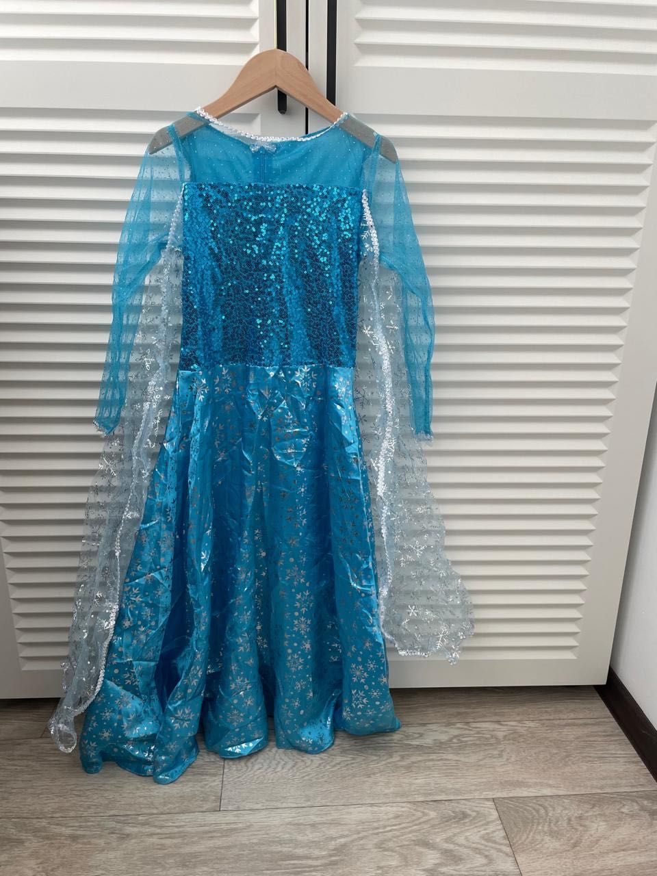 продам платье эльзы