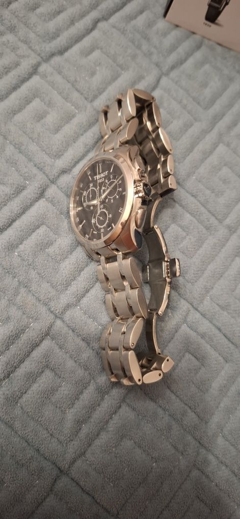 Продам часы Tissot