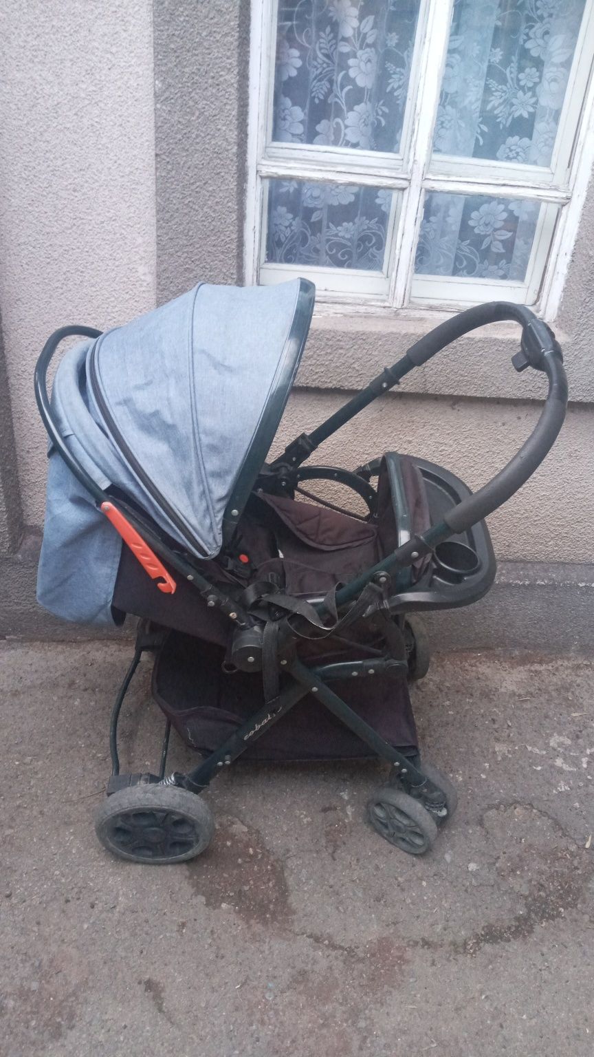 Коляску детскую б/у продам.