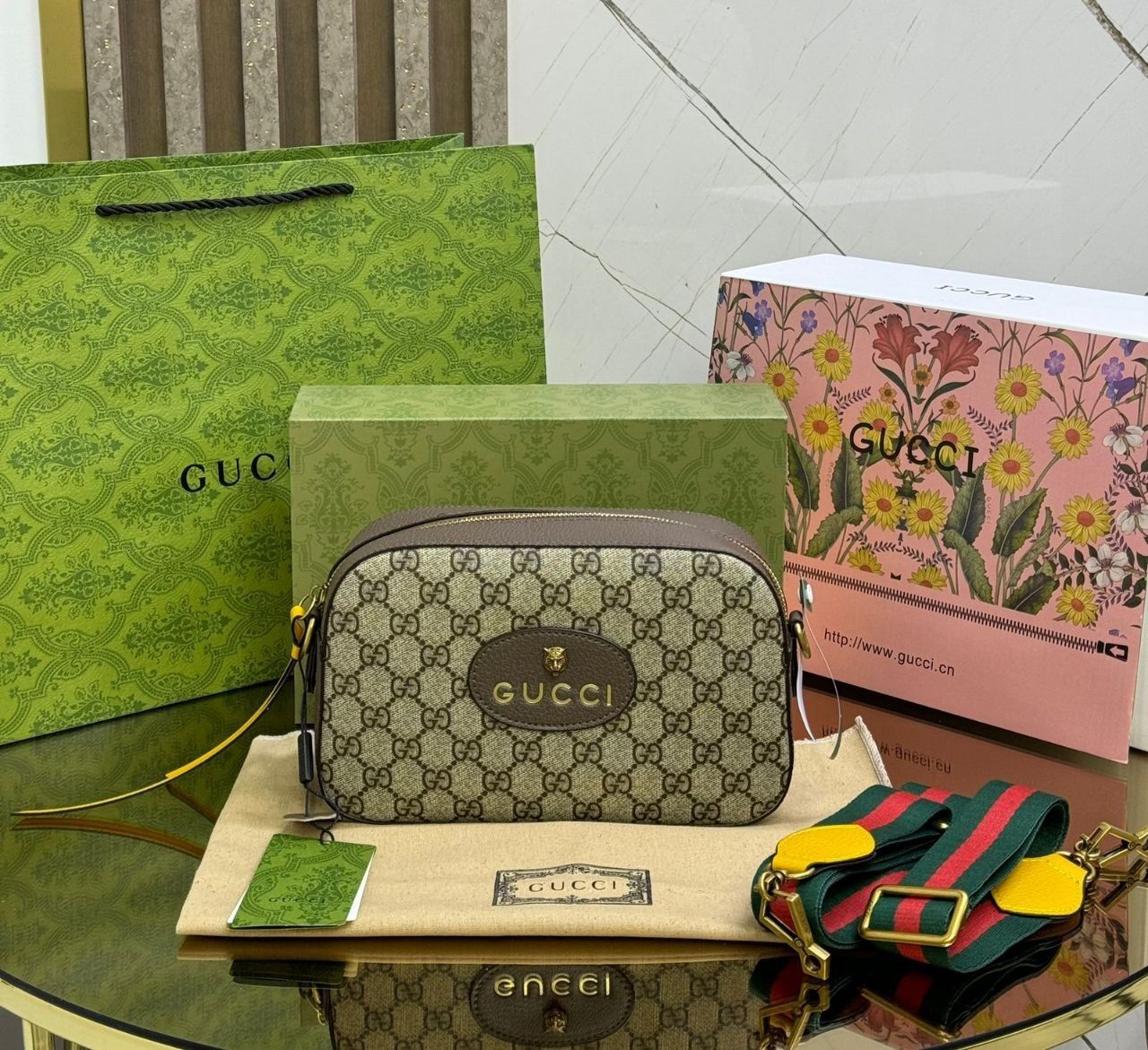 Сумка Gucci в фирменной подарочной коробке