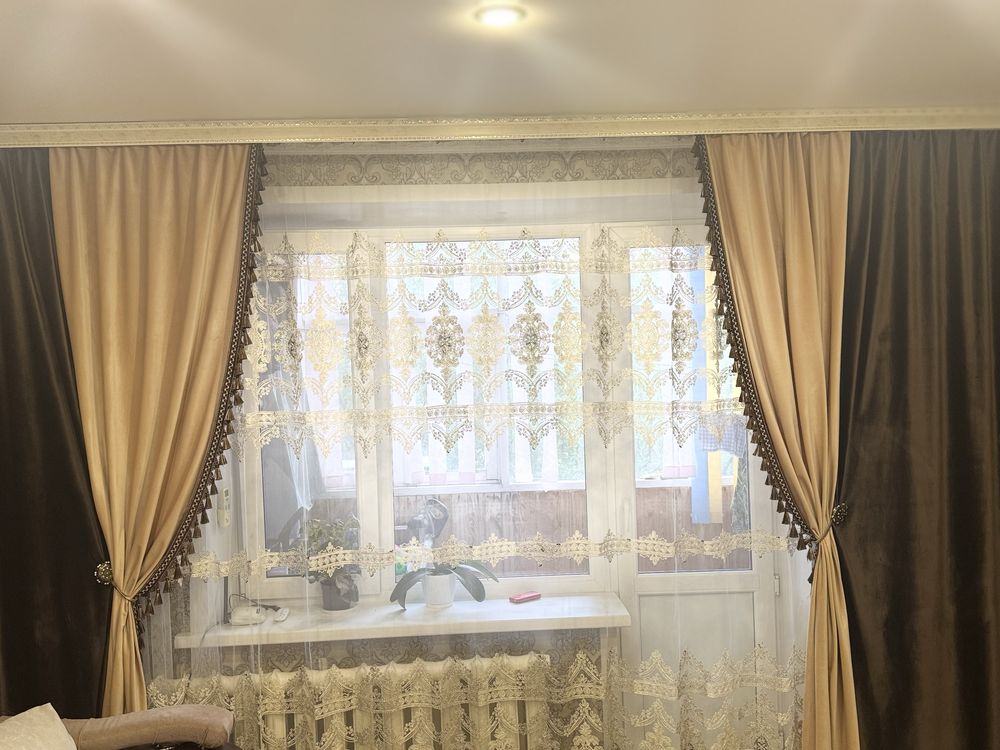 Продам шторы в гостиную