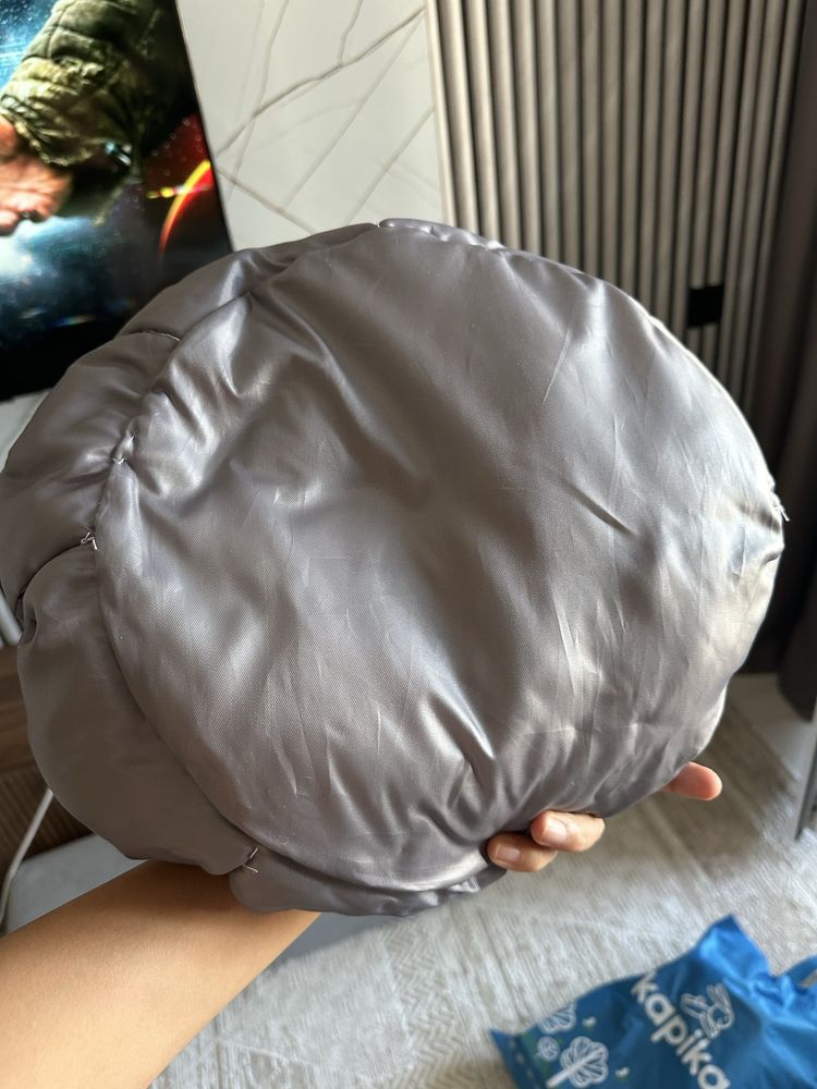 Кошачья лежанка и одежда