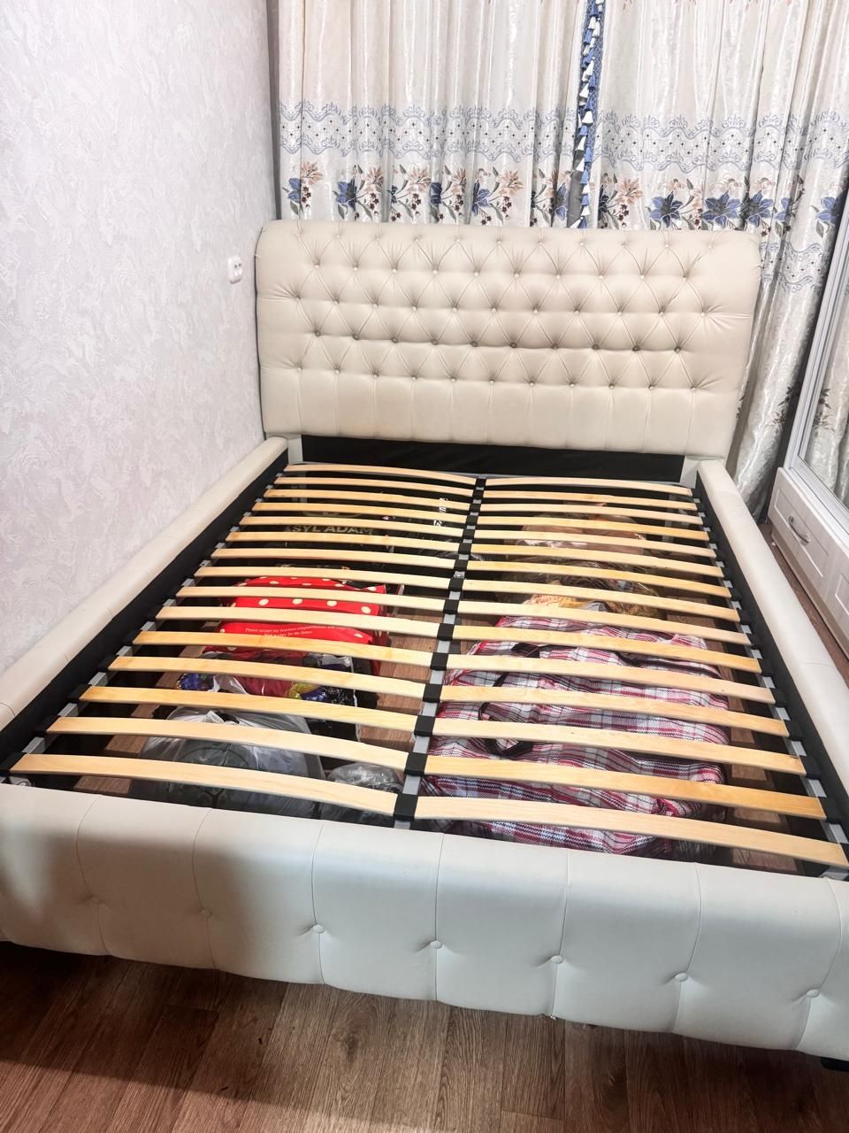 Двухспальный кровать супер состояние и качество
