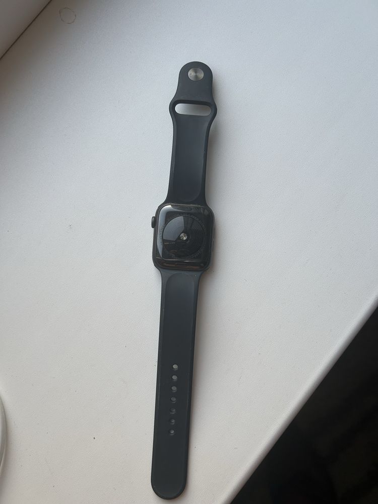 Срочно Продам Apple Watch SE44 mm (GPS) ОРИГИНАЛ в отличном состояний.