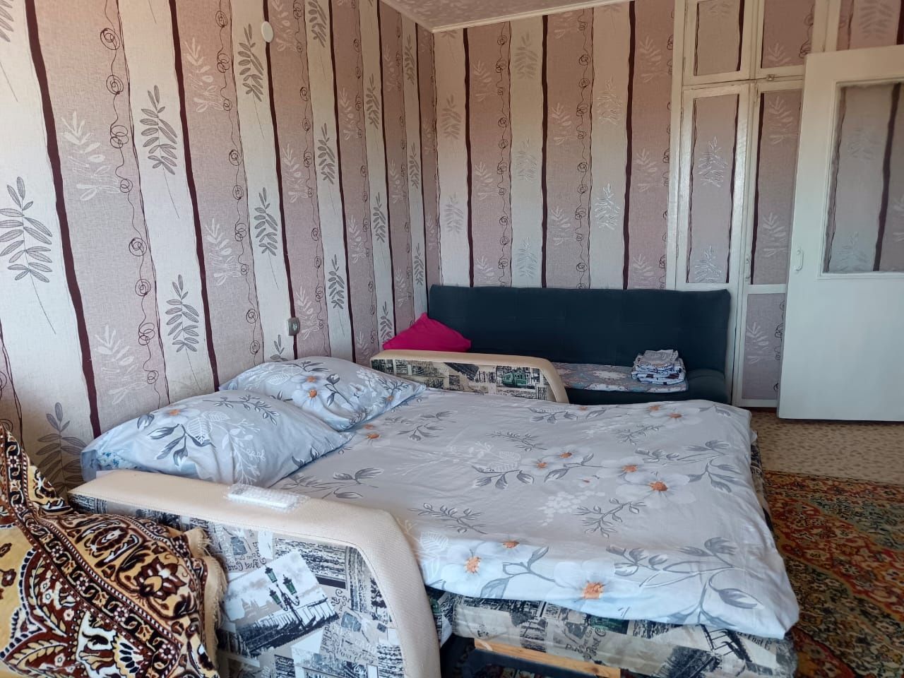 Сдам 1 кв.на 32 кв.Посуточно тн.