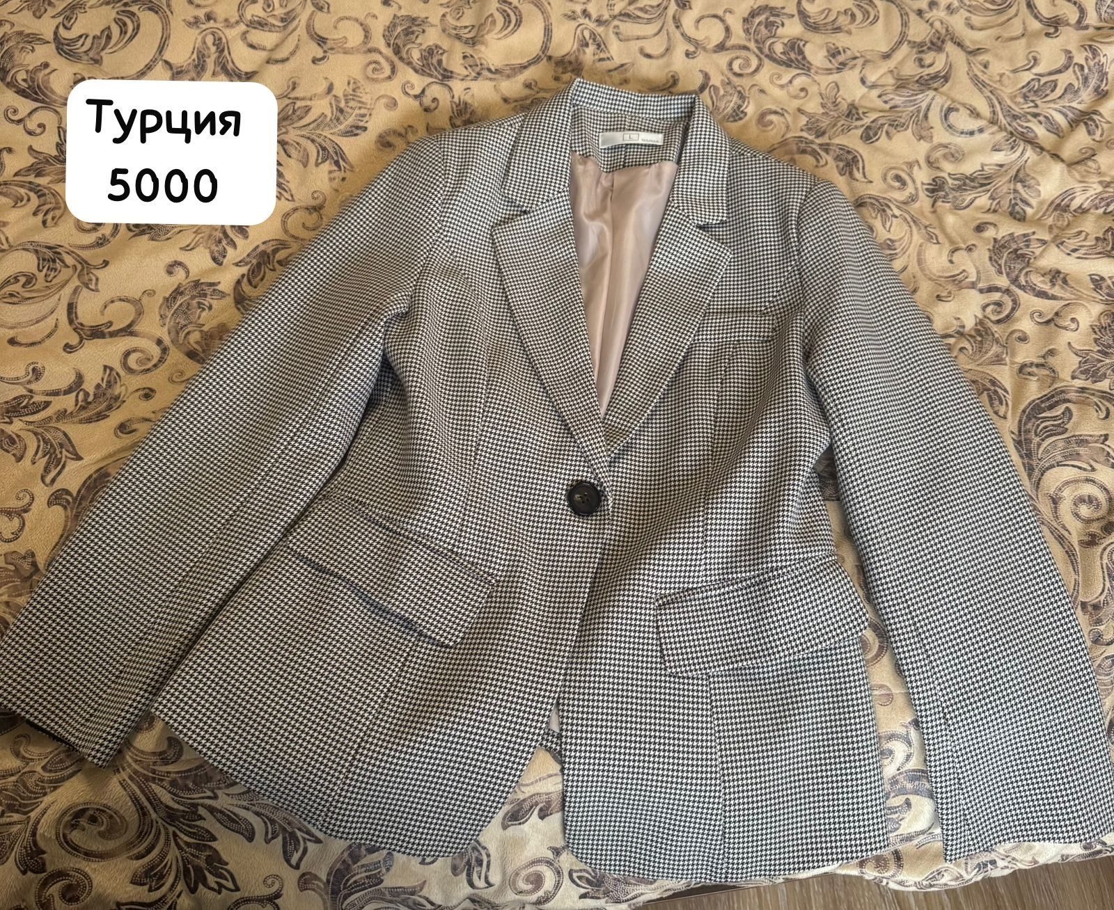 Продам одежду хорошего качества .