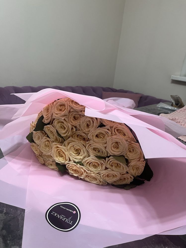 Продаю розы 10,000тг