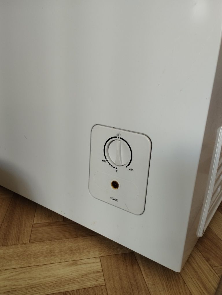 Продаю морозильник ларь hisense fc184d4bw1 (150 л)