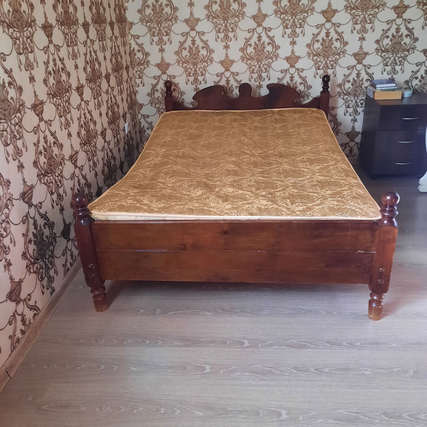 Продам кровать двуспальная