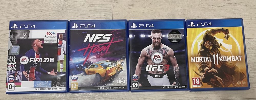 PlayStation 4 PRO (1000гб) , + 4 игры