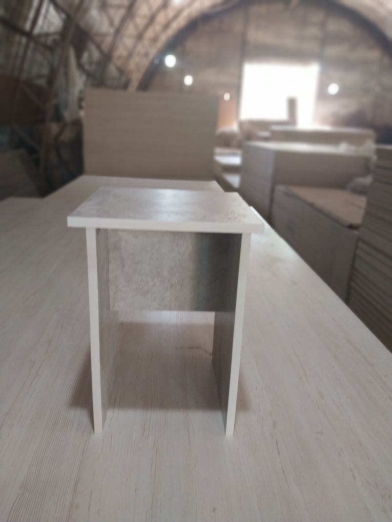 Табуретки новые  450×280