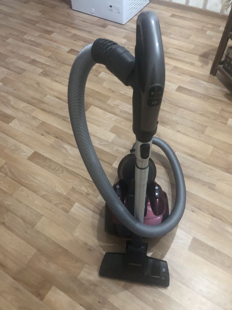 Продам пылесос Samsung V-C21K5150HP