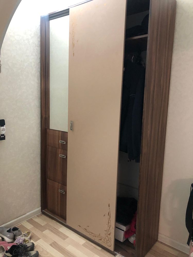 Продам шкаф в прихожую и шкаф для обуви