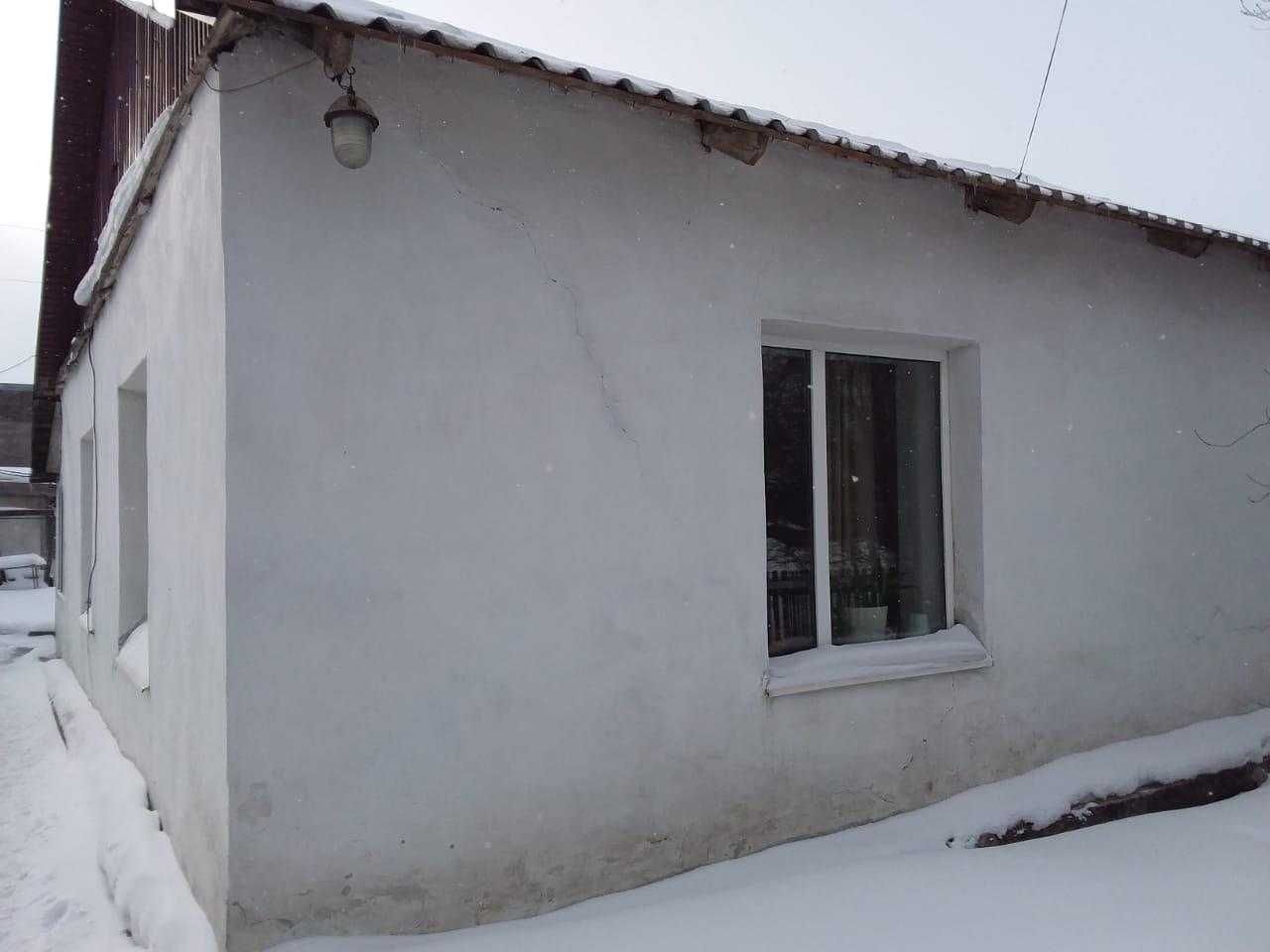 Продаю 4 комнатный дом в Пришахтинске, район школы №18.
