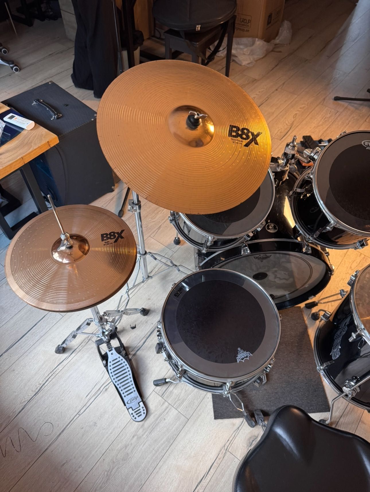 Продам барабанную установку Sonor 1007 | Чёрный на чёрном