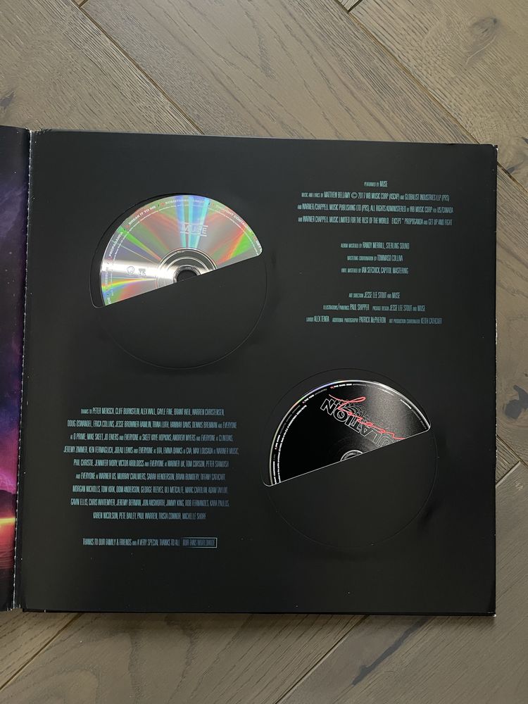 Muse Simulation Theory лимитированный альбом / Винил / Диски / постеры