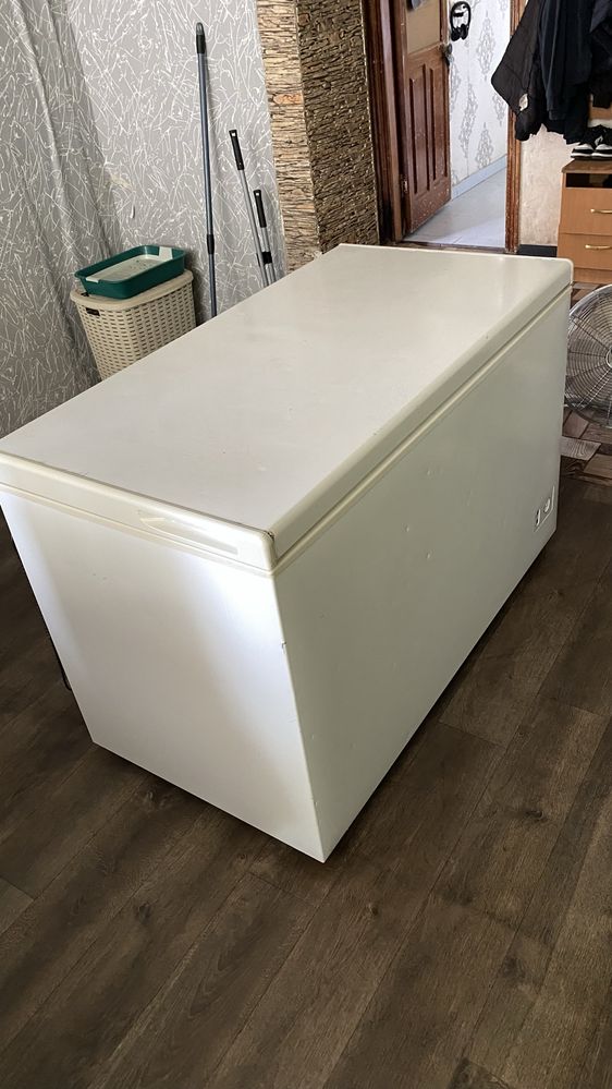Продам морозильную камеру