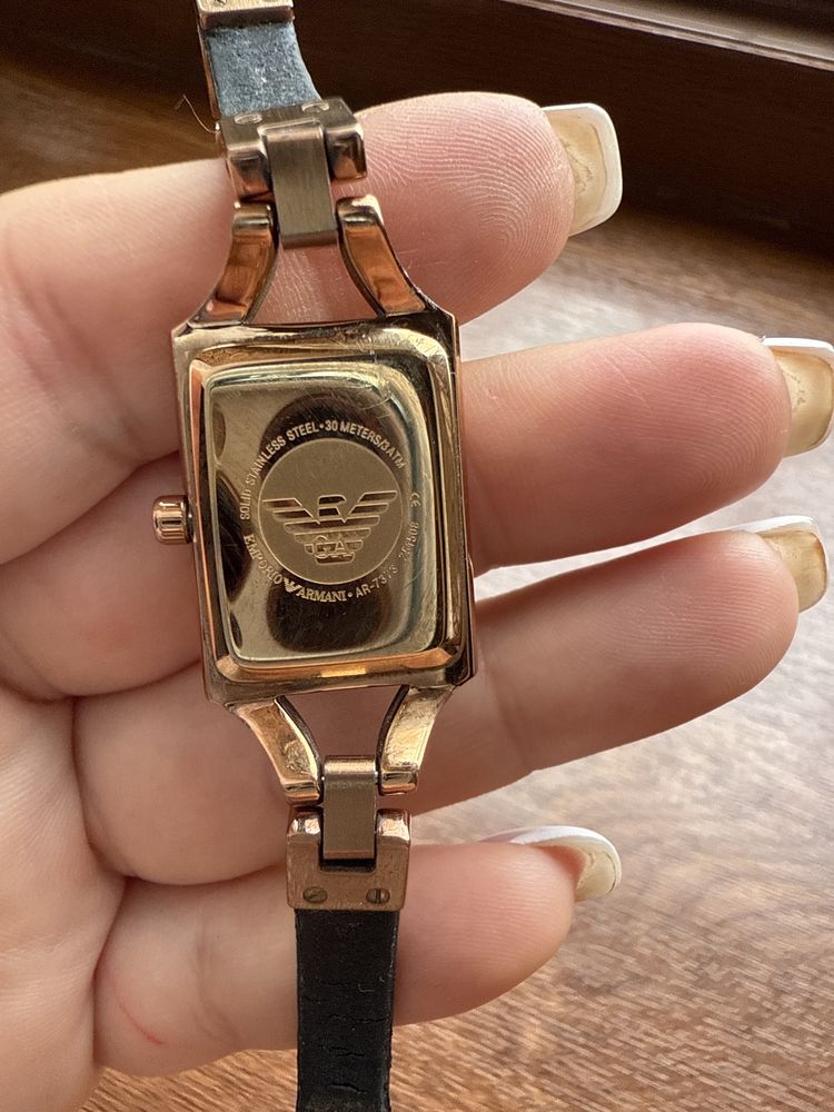 Продам наручные часы Armani