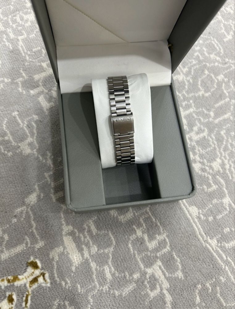 часы Casio вода не проницаемый