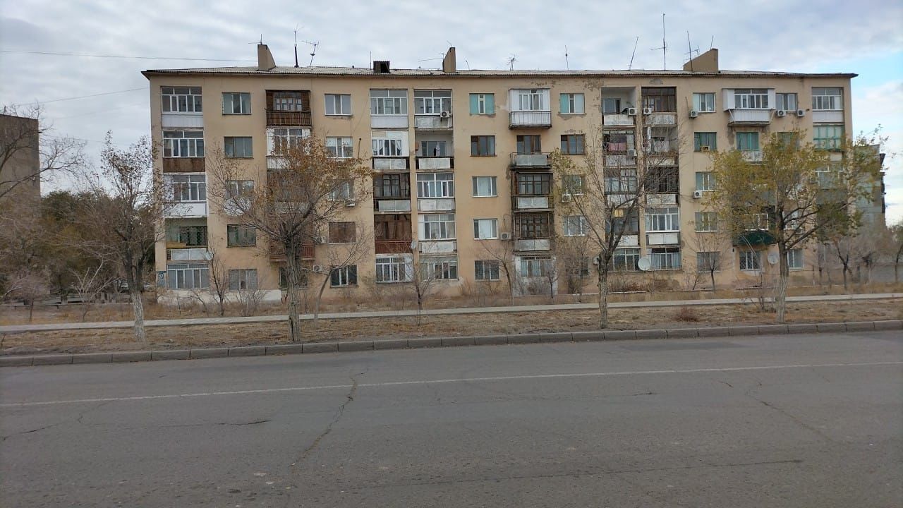 Продам 4-х комн. квартиру,торг,помогу с ипотекой.