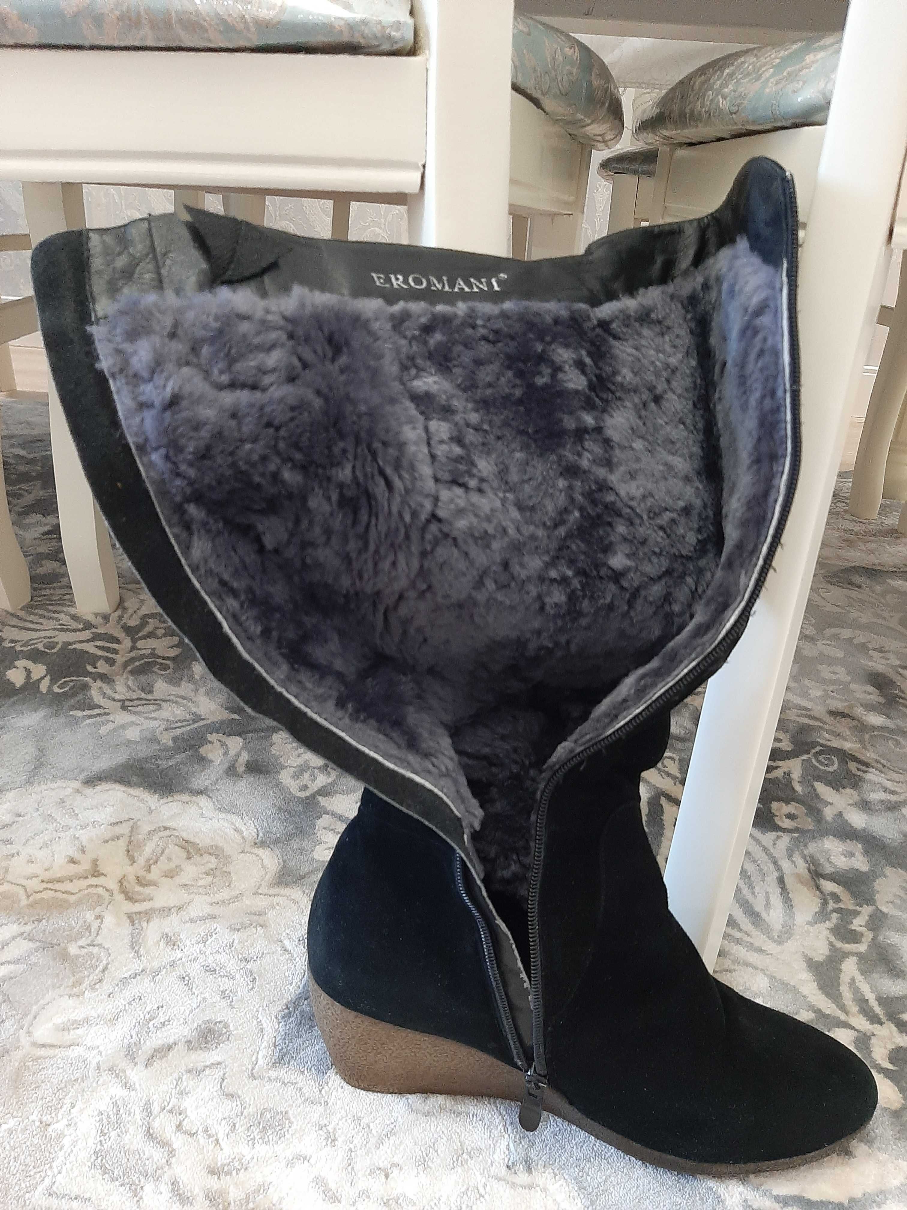Продам замшевые сапоги, женские