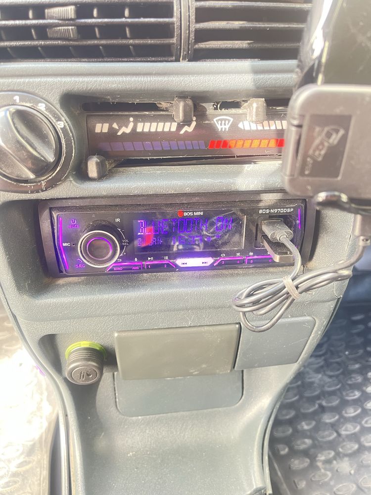 Продам магнитолу Bossmini