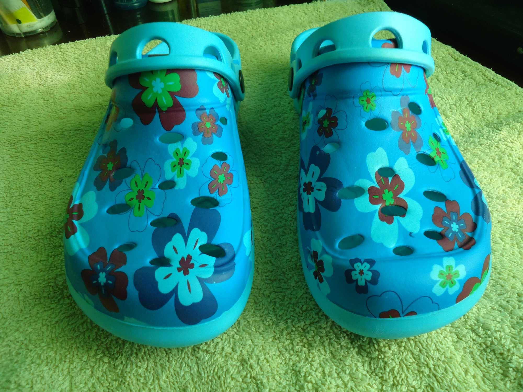Женские шлёпанцы Crocs оригинал 38 размер привезли из Германии.