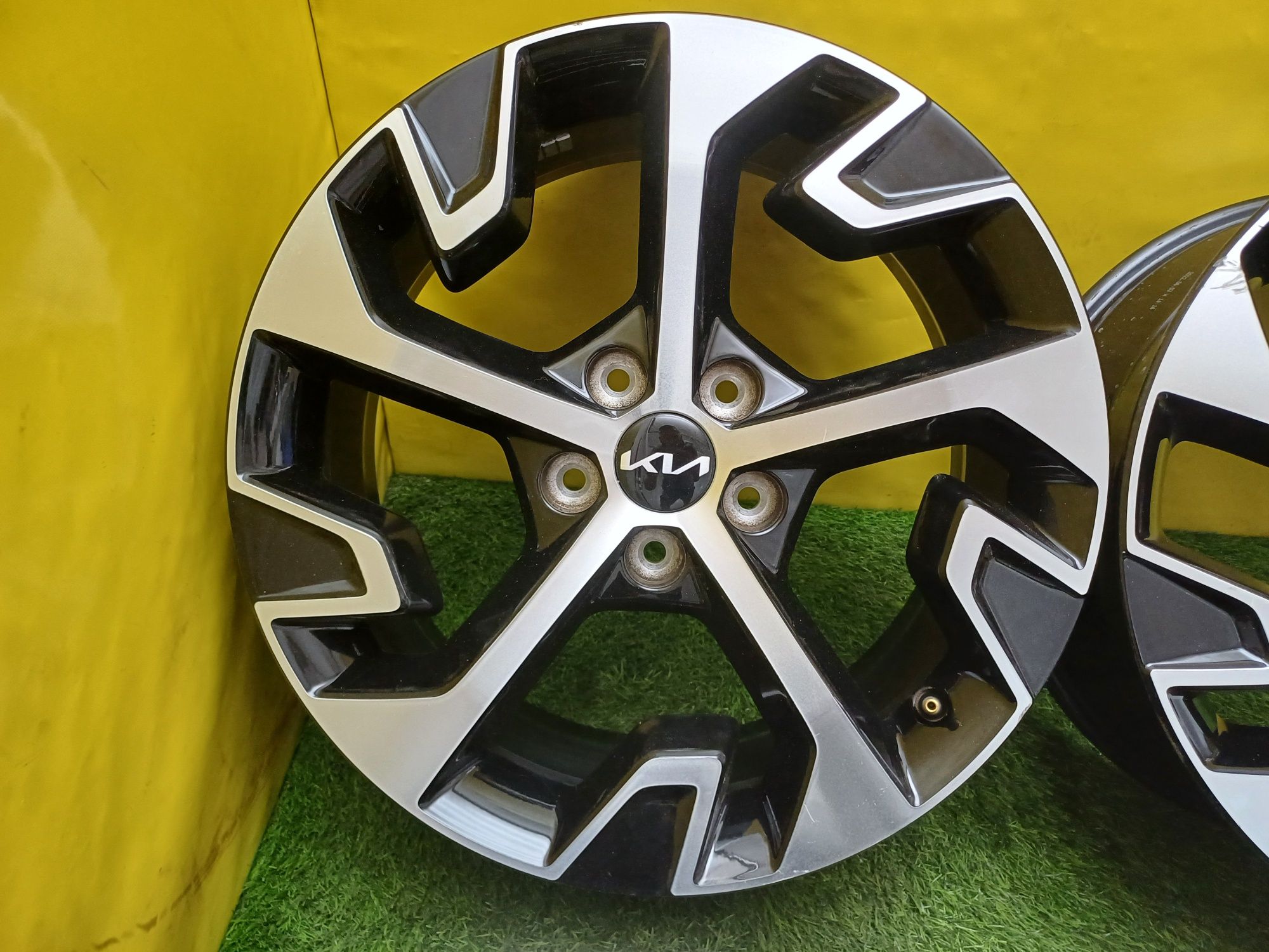 Диски R18 5×114.3 на Kia и другие.