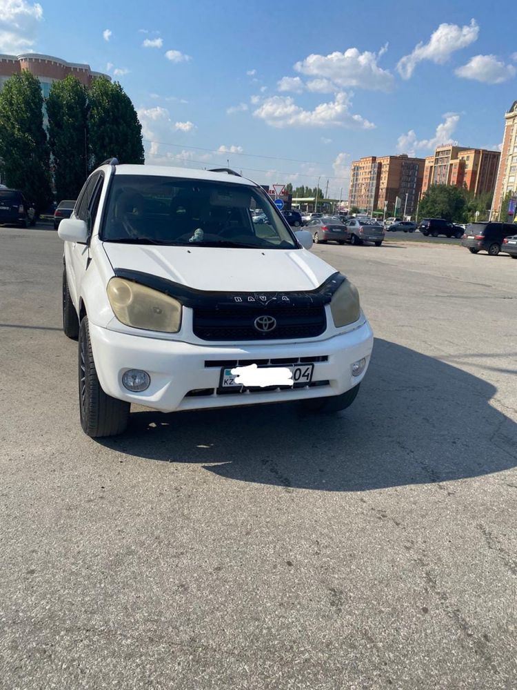Продам машину  toyota rav4 2005 года