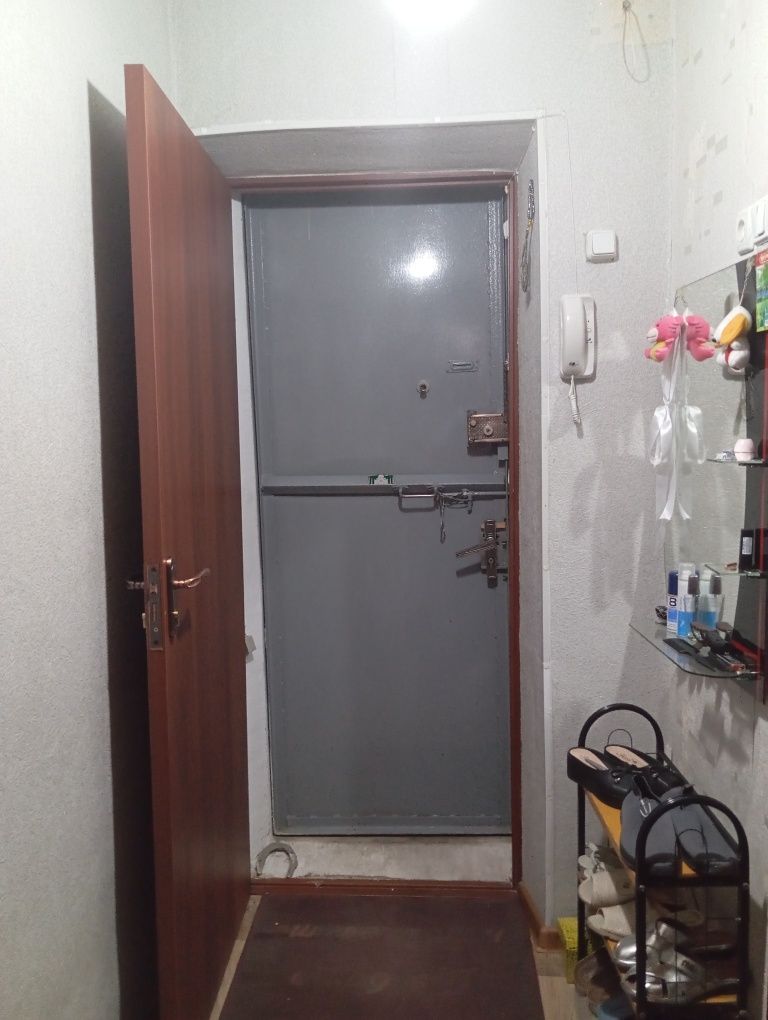 Продается 2х комн.квартира с гаражом,в районе старой гор.больницы