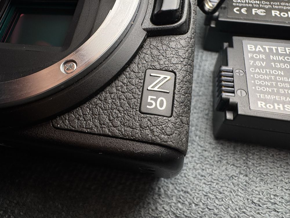 Продам полный комплект Nikon z50 с двумя объективами