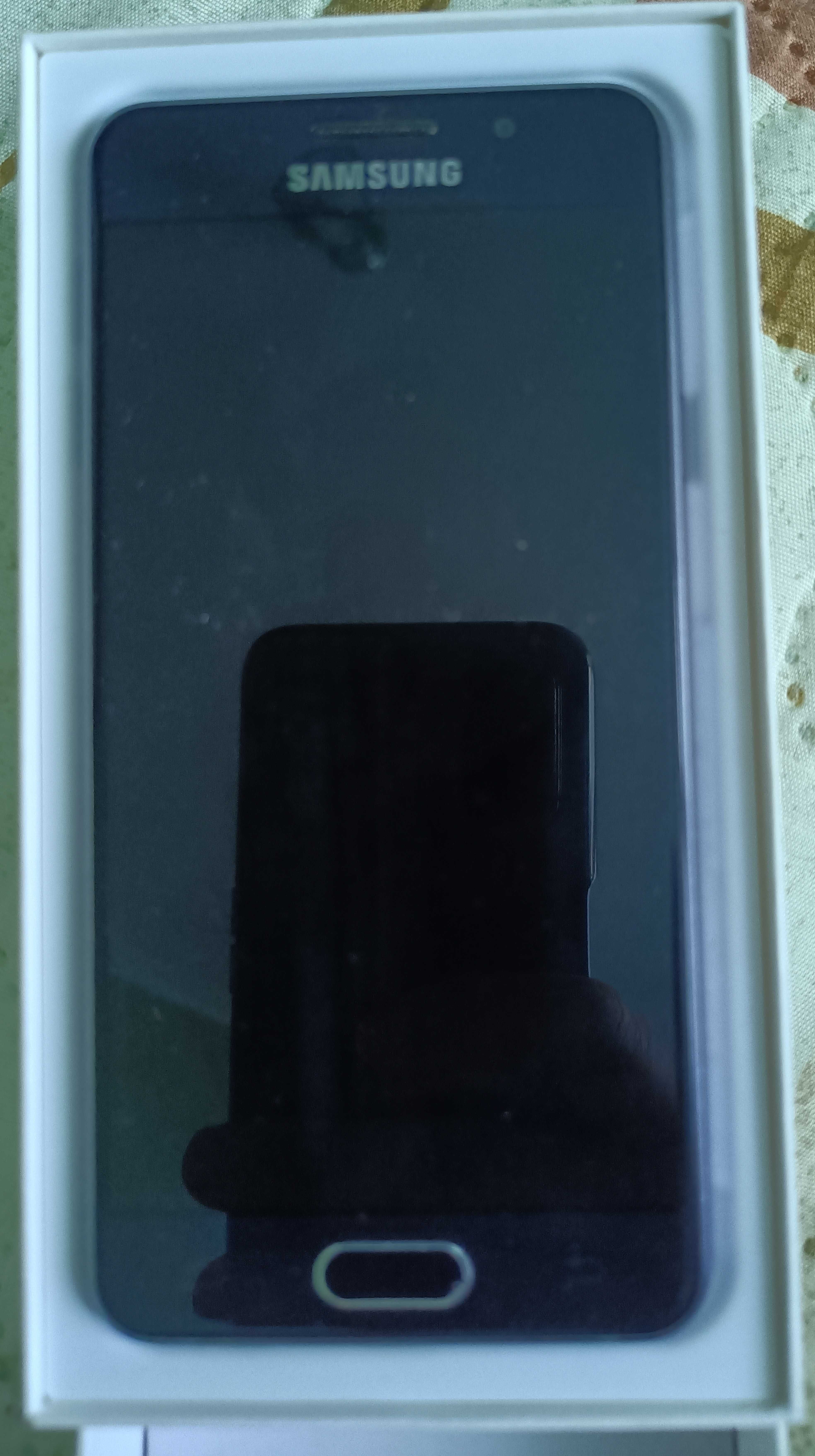 Samsung     A3     310