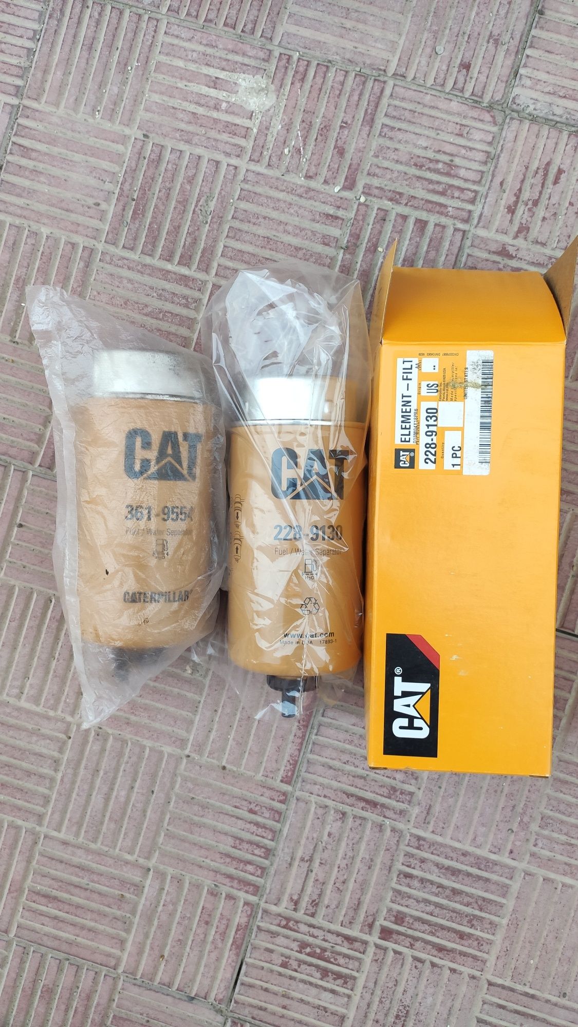 Cat 432 разное, шины передние, камера.