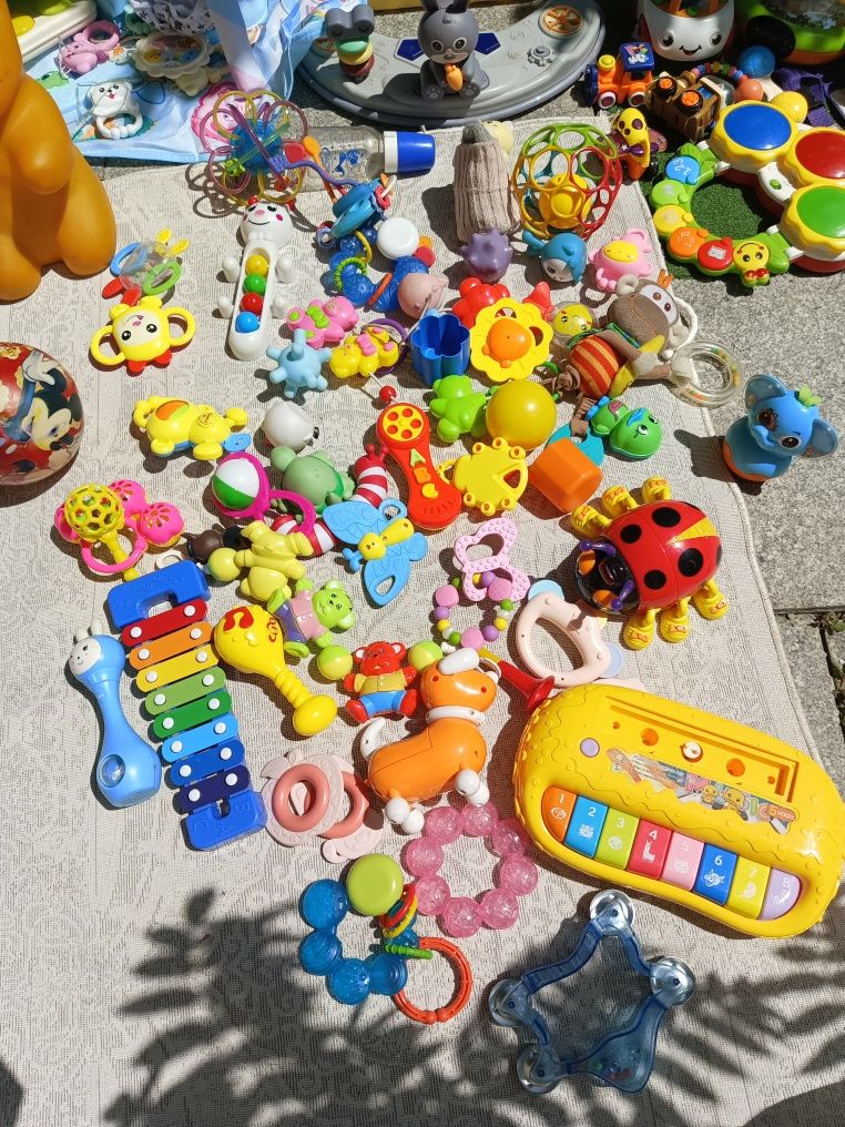 Погремушки, игрушки для малыша