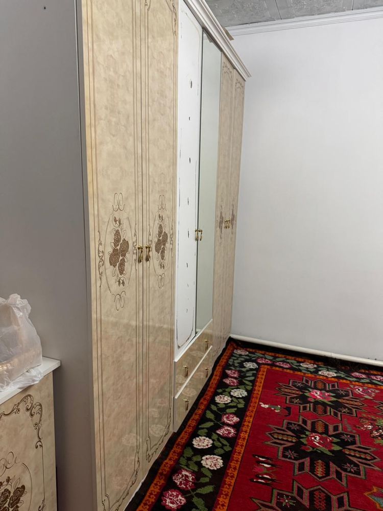 Спальный гарнитур