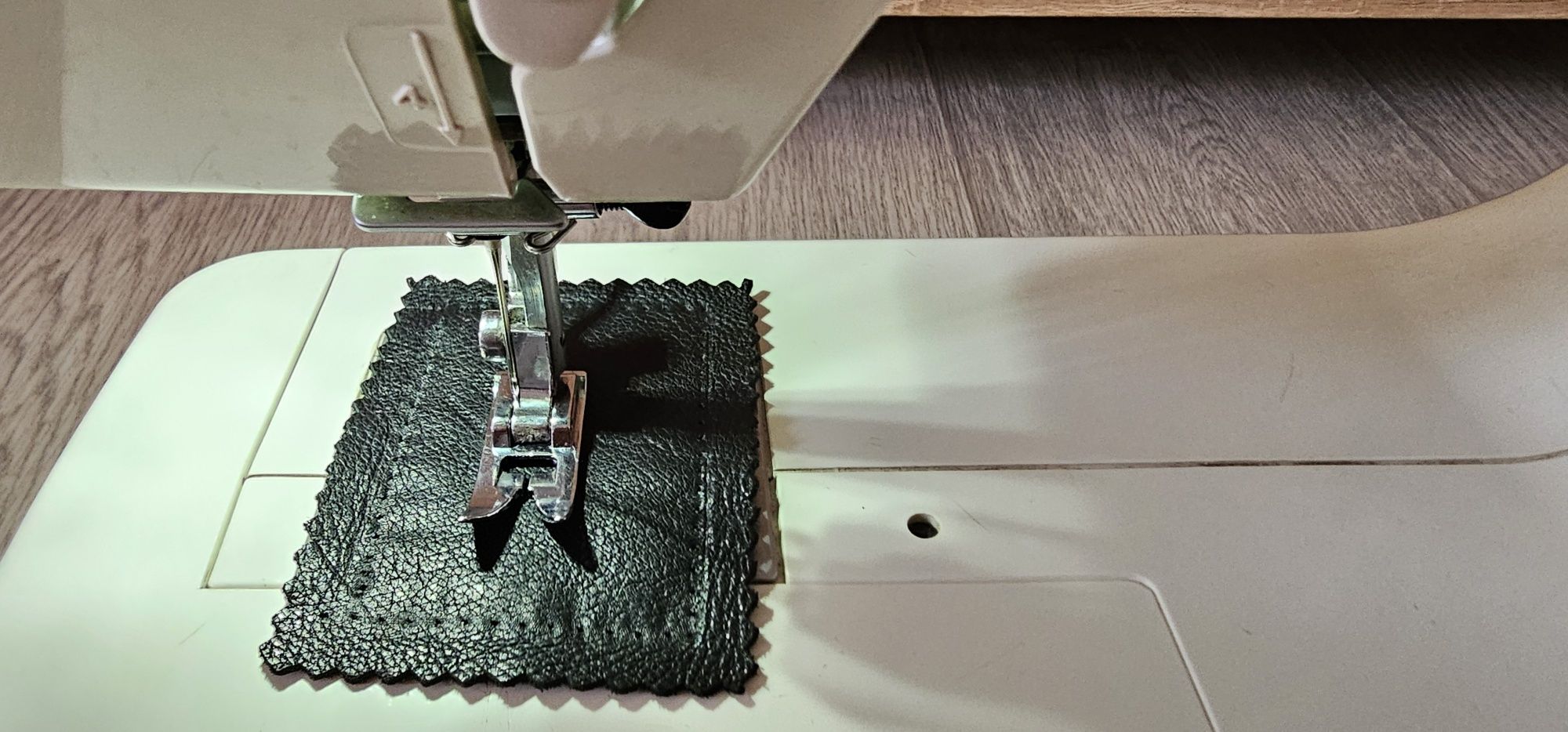 Швейная машинка Janome SW-06