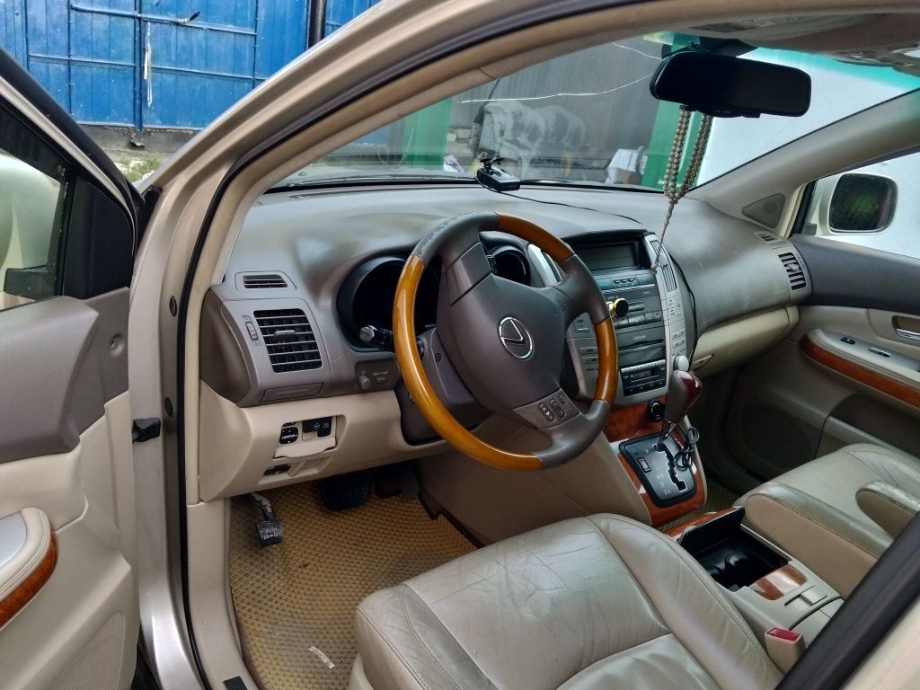 Срочно продам Лексус RX330