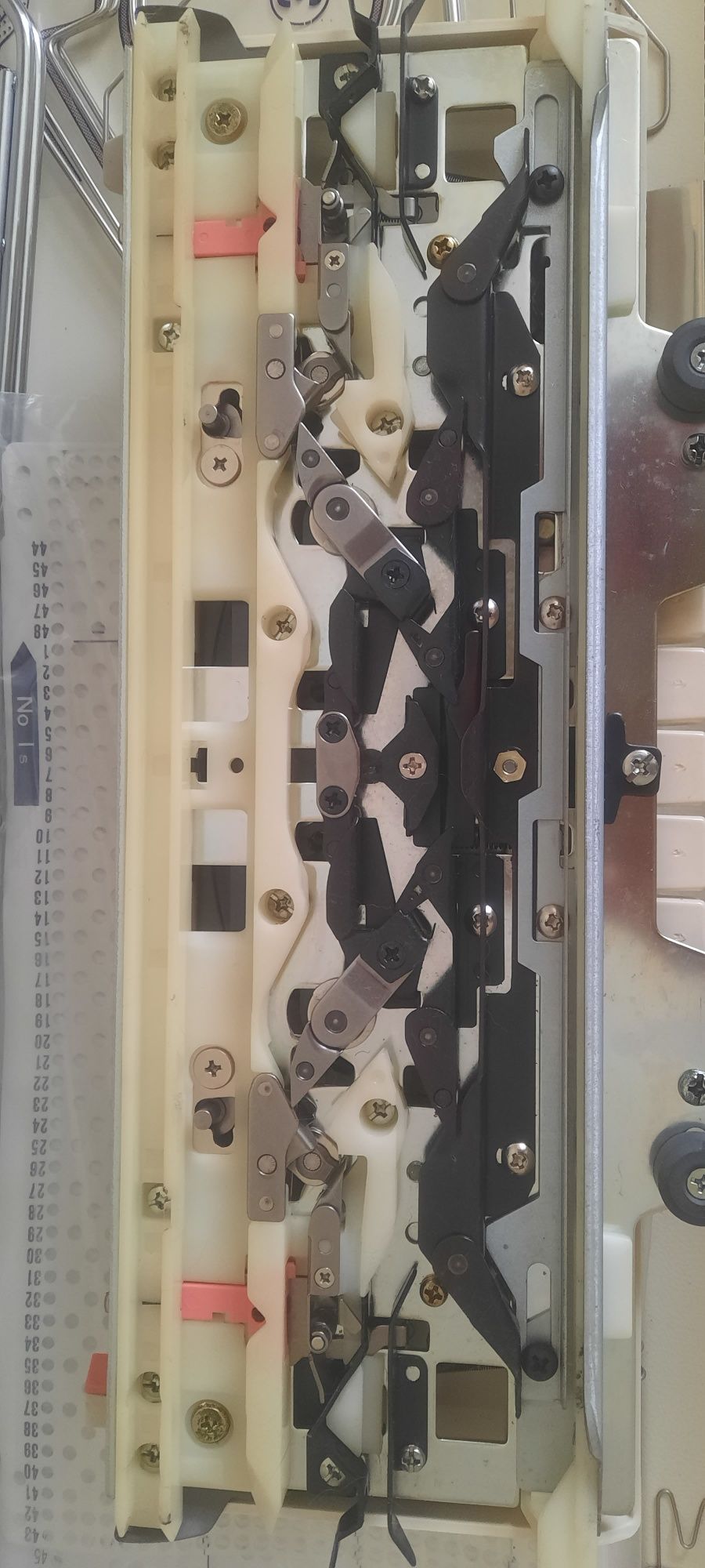 Продам вязальную машину Brother KH891